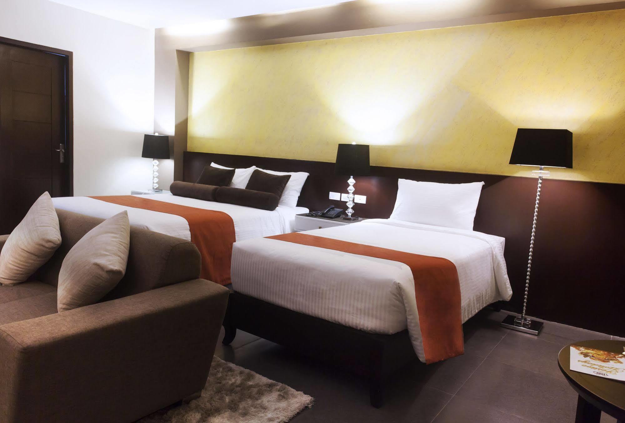 Grace Crown Hotel Angeles Eksteriør bilde